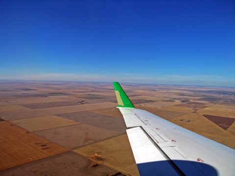 plane horizon
