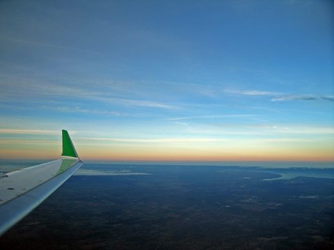 plane horizon