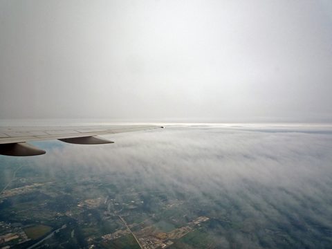 plane horizon