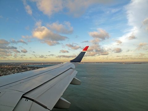 plane horizon