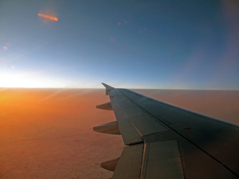 plane horizon