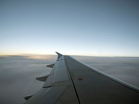 plane horizon